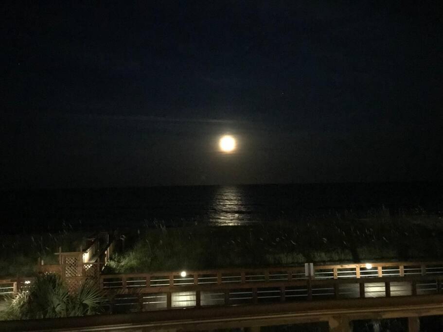 Oceanfront * Pool * Elevator * Boardwalk Apartment Carolina Beach Exterior photo